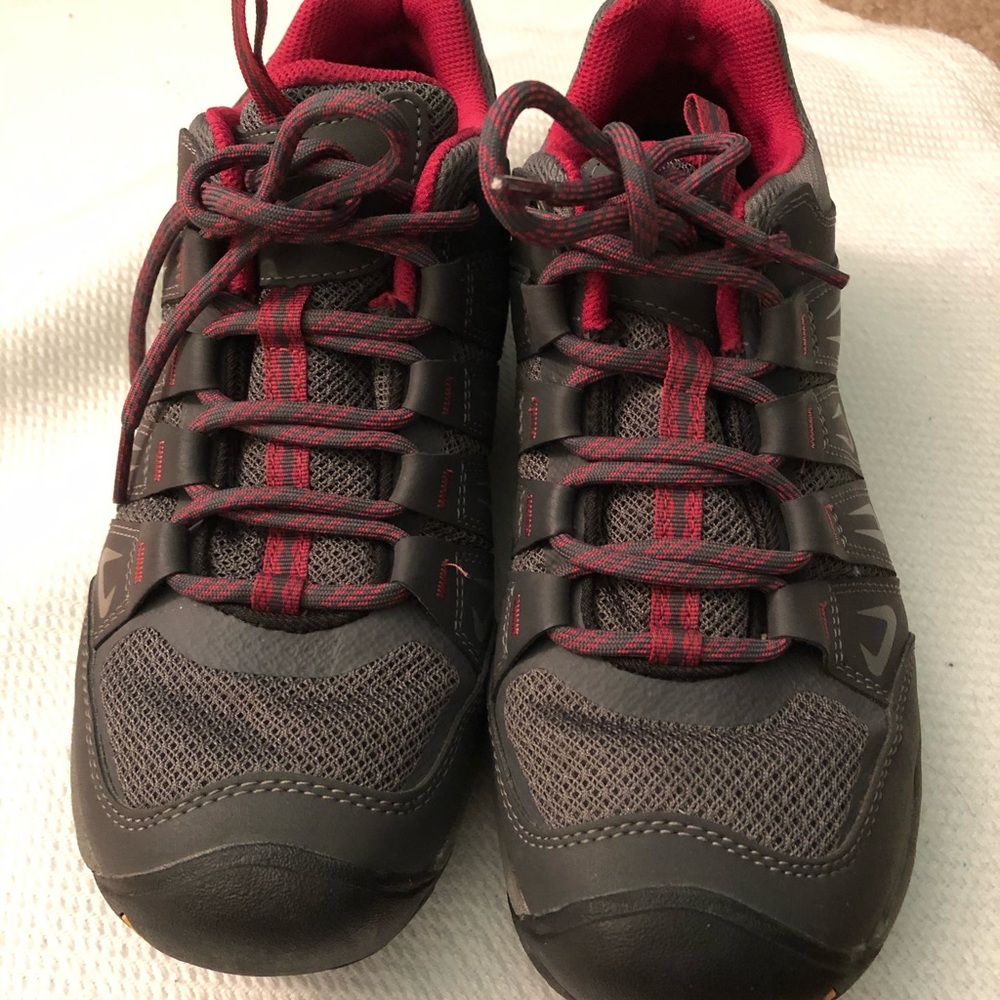 Keen Oakridge Hiking Shoes